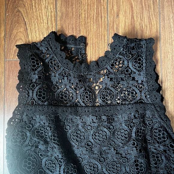 NWT. Perfect condition. - Picture 6 of 6